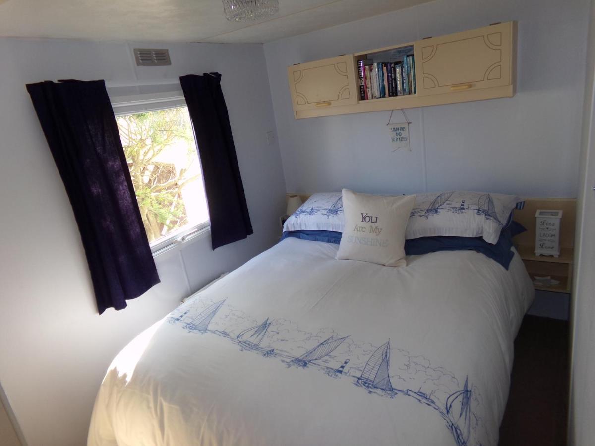Happydaze Caravan Bacton  Eksteriør billede