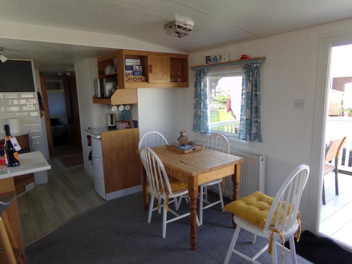 Happydaze Caravan Bacton  Eksteriør billede