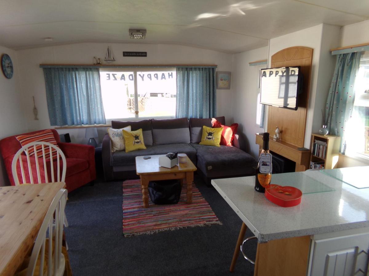 Happydaze Caravan Bacton  Eksteriør billede