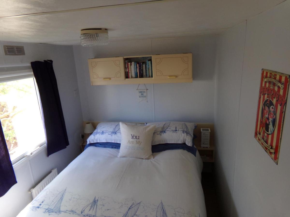 Happydaze Caravan Bacton  Eksteriør billede