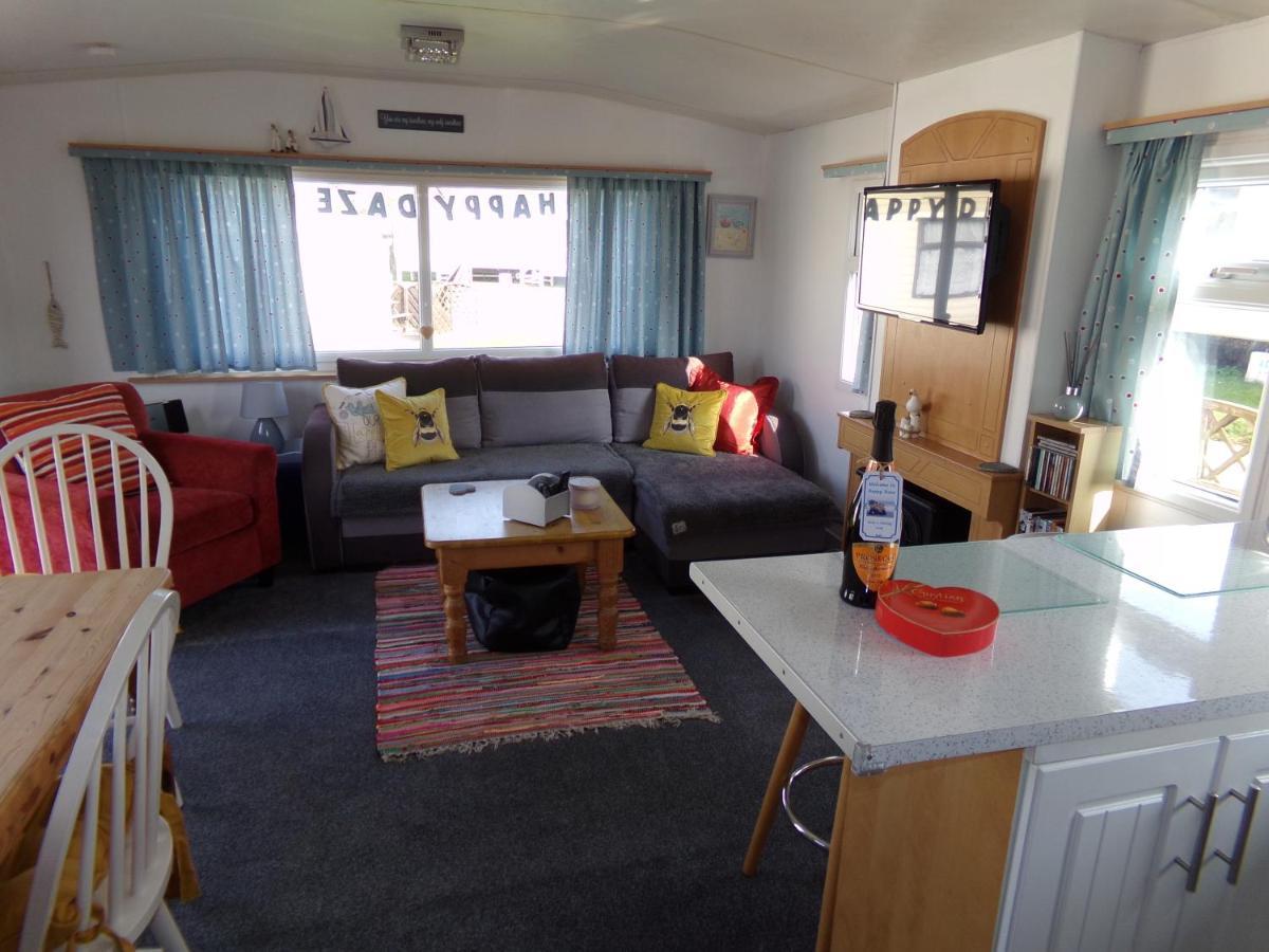 Happydaze Caravan Bacton  Eksteriør billede