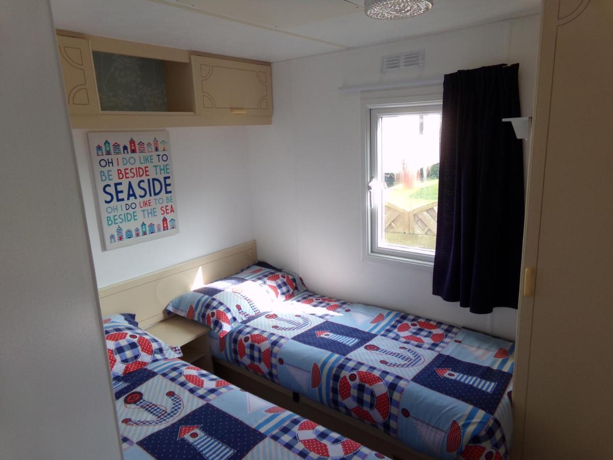 Happydaze Caravan Bacton  Eksteriør billede